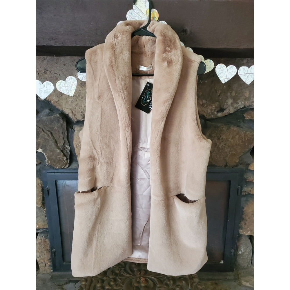 NWT plush boutique faux fur vest SO SOFT!!